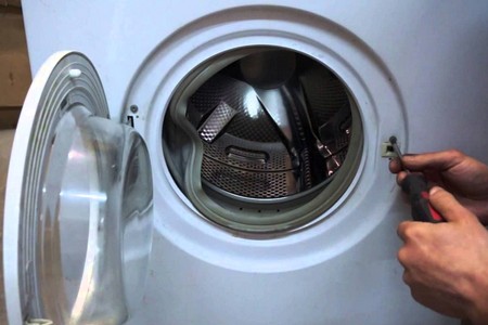 Замена дверцы стиральной машины Бош
